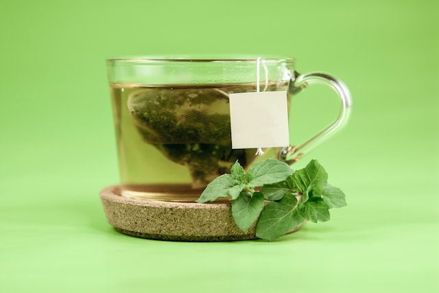 コップ一杯の緑茶